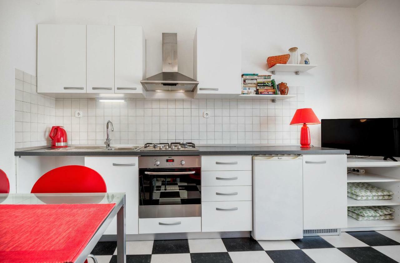 Cozy New Flat For 2 Or 3 Apartment Хвар Екстериор снимка