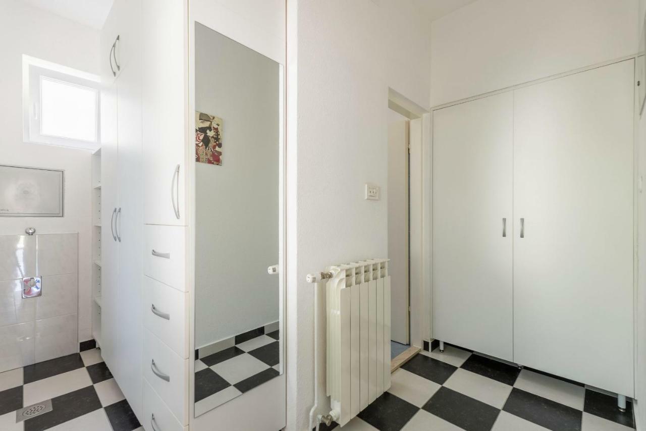 Cozy New Flat For 2 Or 3 Apartment Хвар Екстериор снимка